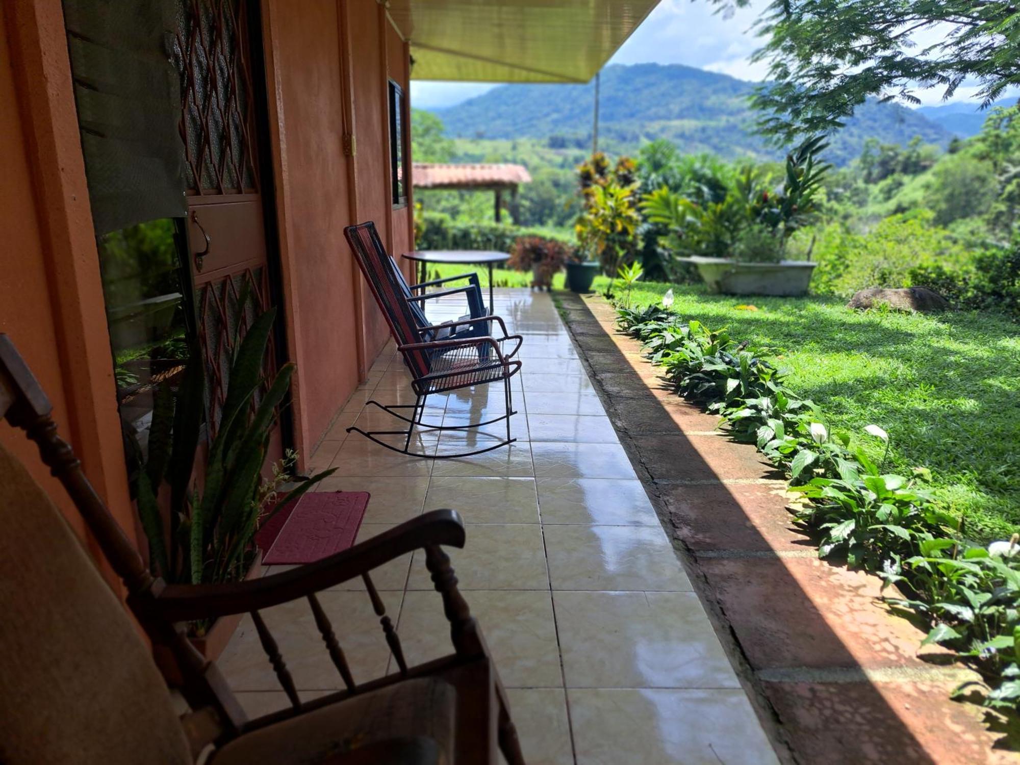 Hospedaje Luis Y Ana Pejibaye Habitación foto